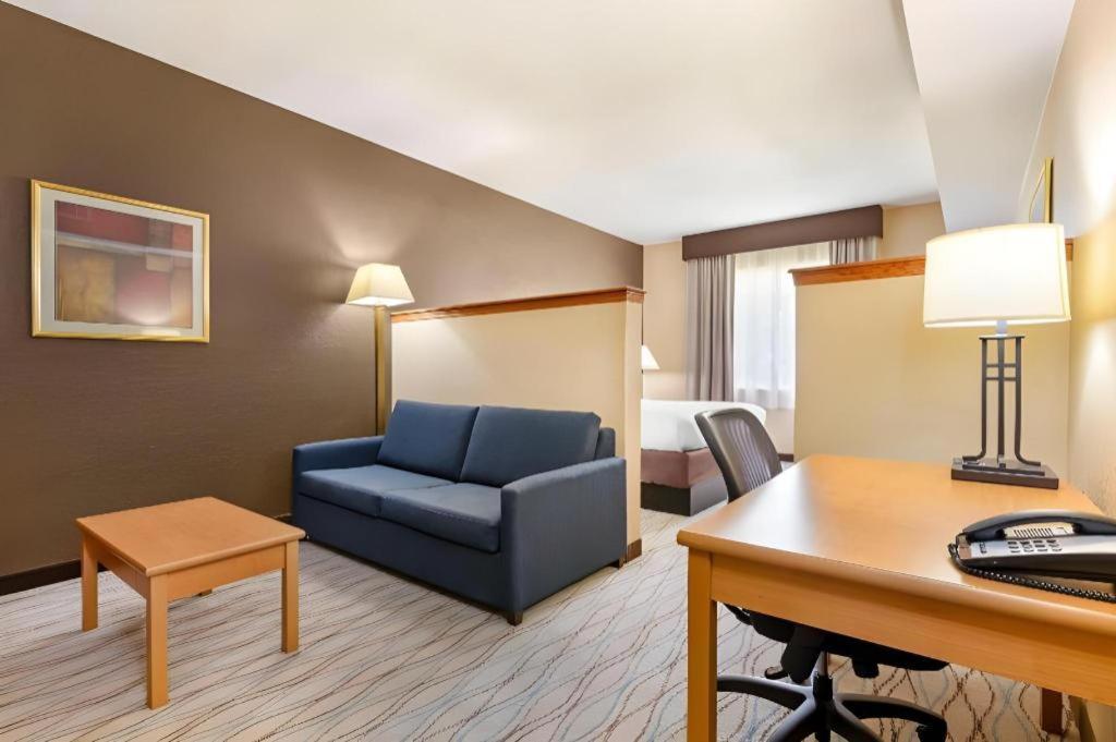 Best Western Locust Grove Inn & Suites Exteriör bild