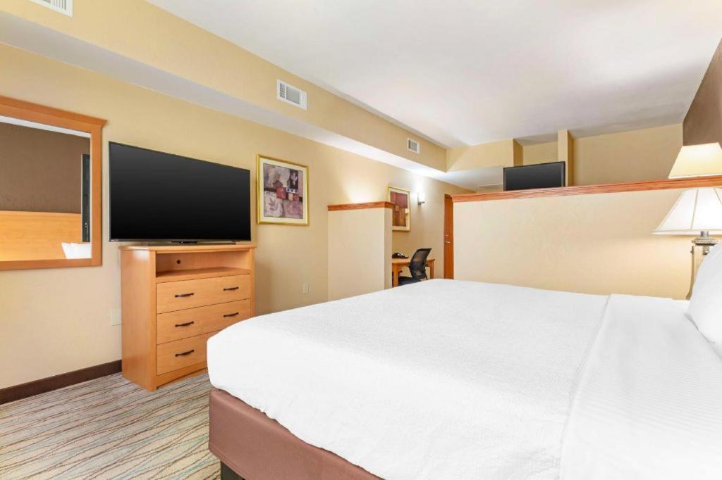 Best Western Locust Grove Inn & Suites Exteriör bild
