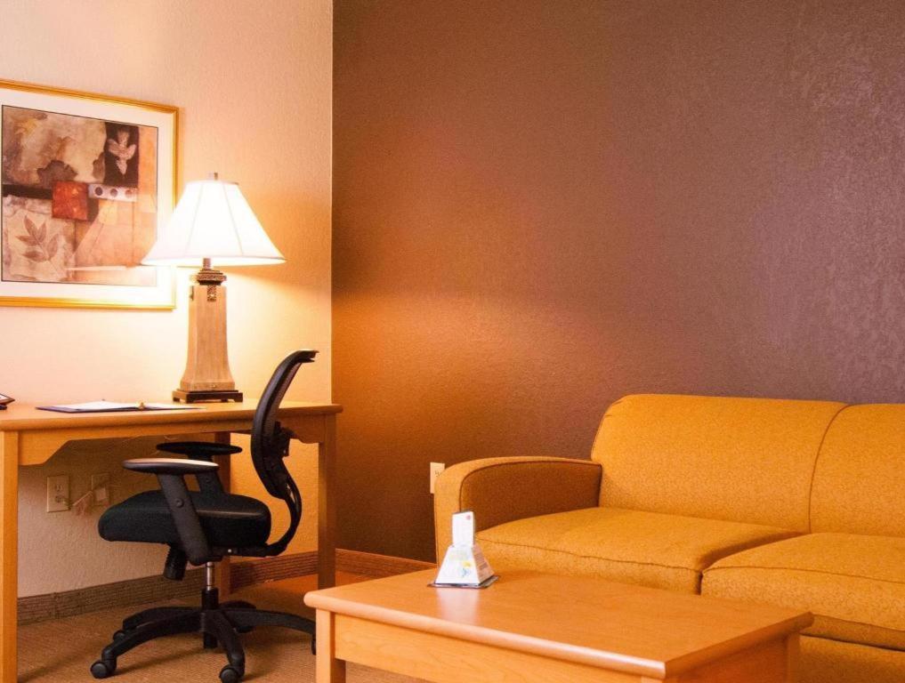Best Western Locust Grove Inn & Suites Exteriör bild