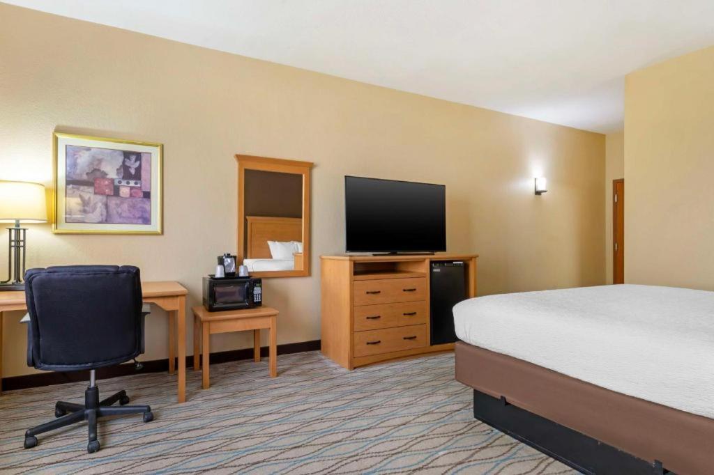 Best Western Locust Grove Inn & Suites Exteriör bild
