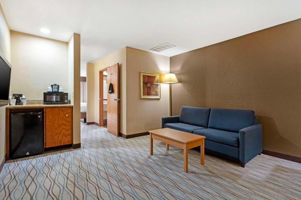 Best Western Locust Grove Inn & Suites Exteriör bild